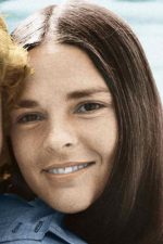 Ali McGraw; Alice MacGraw olarak da bilinen Amerikalı oyuncu