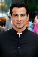 Ronit Roy; Hint oyuncu