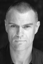 Julian Lewis Jones; Anglesey,Galler doğumlu Galli  oyuncu