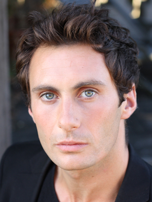 Julien Lucas; Fransız oyuncu