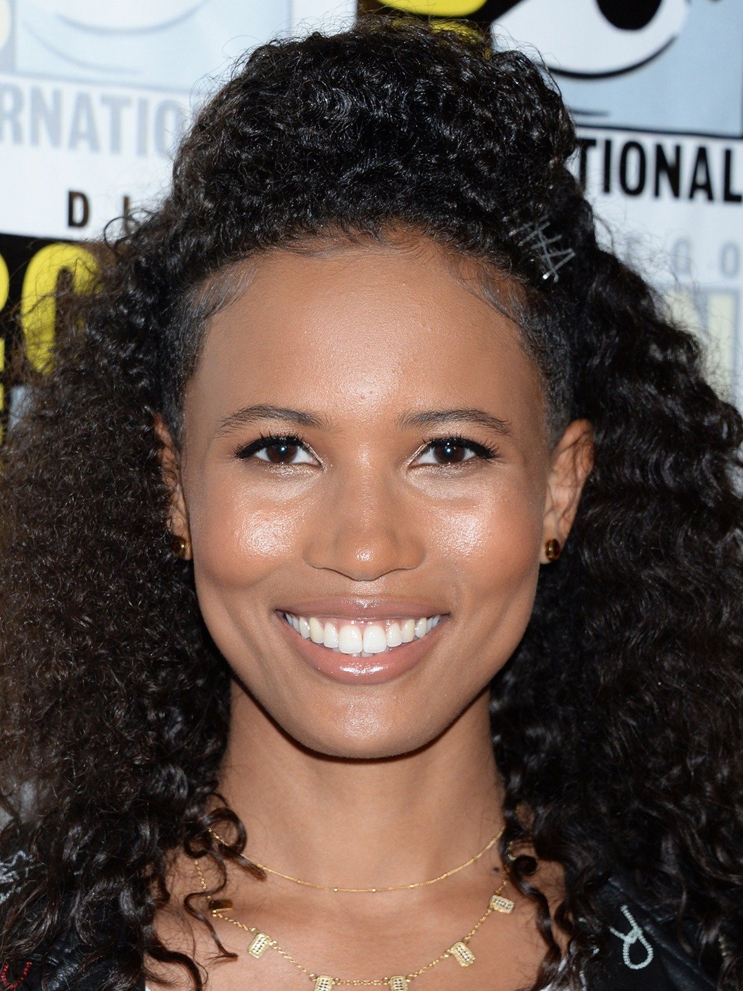 Fola Evans-Akingbola; Southwark,Londra,İngiltere doğumlu İngiliz  oyuncu