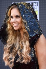 Lucero León; Mexico City, Meksika doğumlu Lucero, Lucero Hogaza León olarak da bilinen Meksikalı şarkıcı, oyuncu