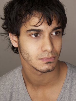 Elyes Gabel; Westminster,Londra,İngiltere doğumlu Eyles Cherif Gabel olarak da bilinen İngiliz oyuncu