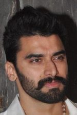 Nikitin Dheer; Hint oyuncu