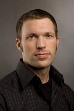 Travis Knight; Travis Andrew Knight olarak da bilinen Amerikalı yapımcı, yönetmen, yapım koordinatörü