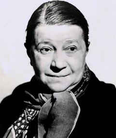 Pauline Carton; Pauline Biarez olarak da bilinen Fransız oyuncu