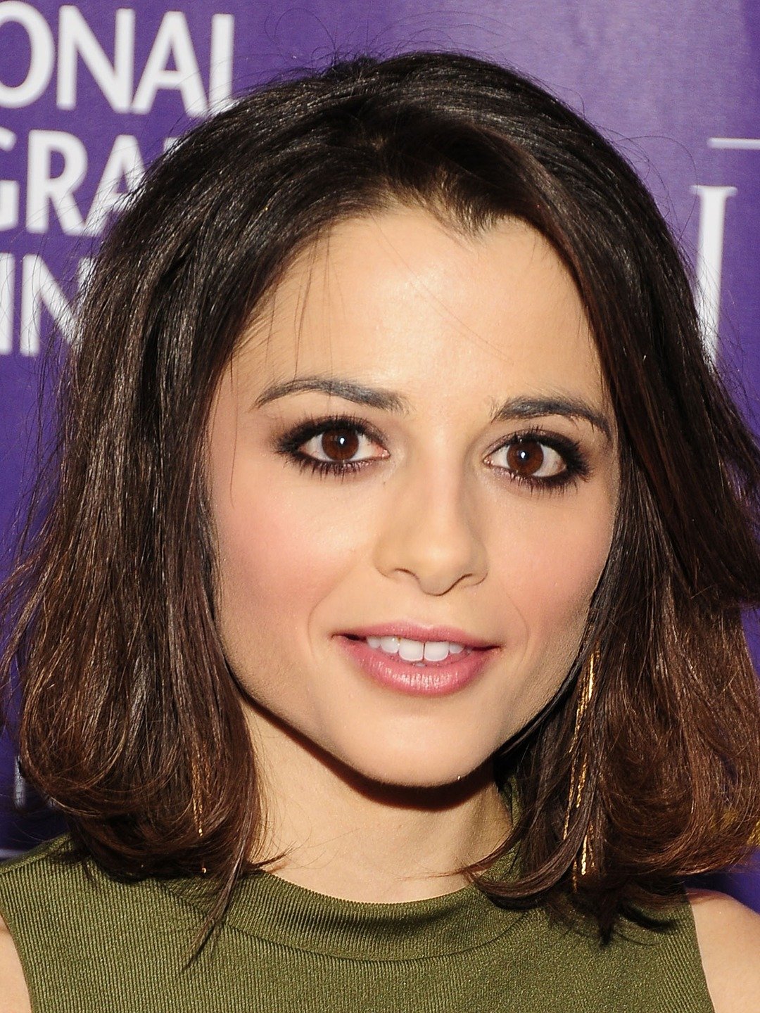 Stephanie Leonidas; Westminster,Londra,İngiltere doğumlu İngiliz  oyuncu