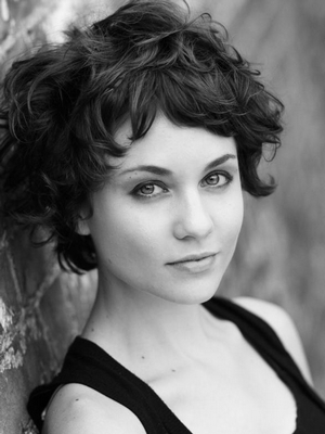Tuppence Middleton; Bristol,İngiltere doğumlu İngiliz  oyuncu