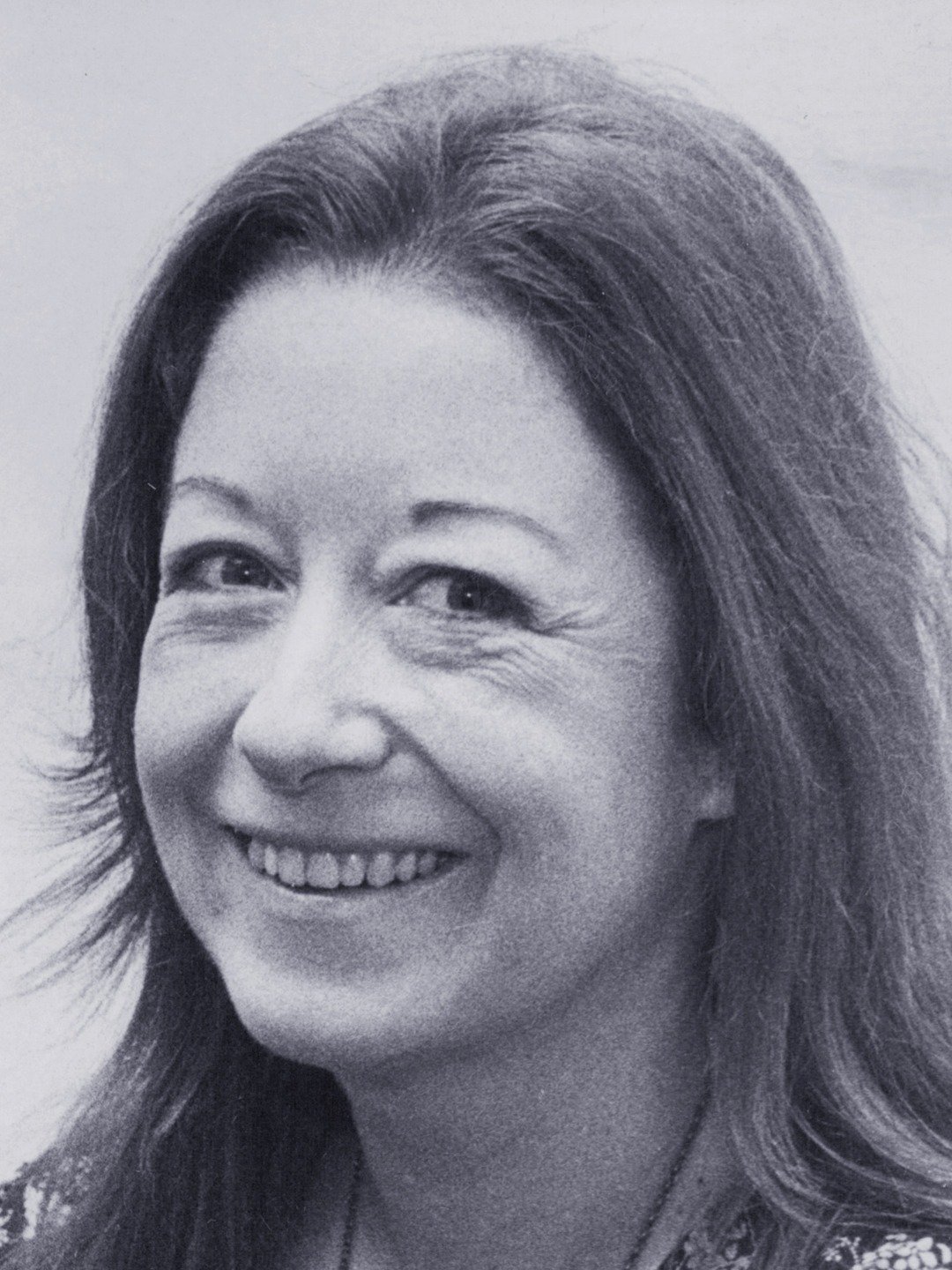 Frances Cuka; Londra,İngiltere doğumlu İngiliz  oyuncu