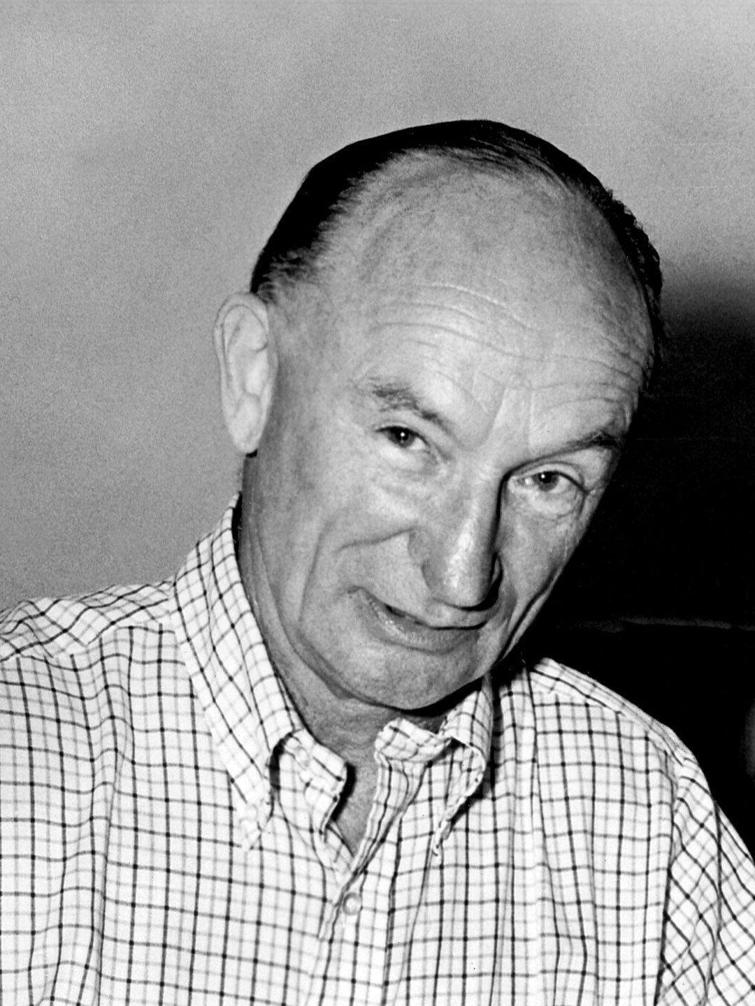 Robert Stevenson; Buxton,Derbyshire,İngiltere  doğumlu Robert Edward Stevenson olarak da bilinen İngiliz  yönetmen, oyuncu, senarist