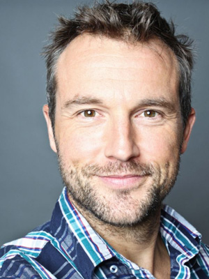 Shaun Benson; Kanadalı  oyuncu, set fotoğrafçısı