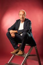 Miklós Gimes; Budapeşte, Macaristan doğumlu Macar yazar, yönetmen, yapımcı