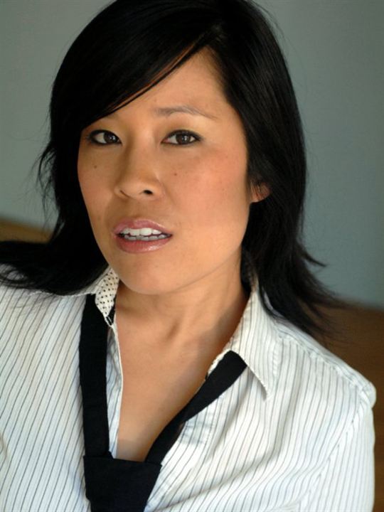 Stephanie Sheh; Stephanie Ru-Phan Sheh olarak da bilinen Amerikalı oyuncu, adaptasyon, oyuncu yönetmeni