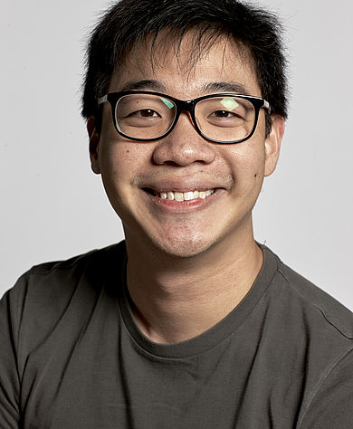 Bradley Liew; Malezya doğumlu Malezyalı yapımcı, oyuncu, post-prodüksiyon sorumlusu