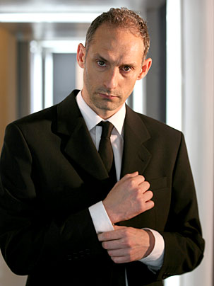 Karl Theobald; Great Yarmouth,Norfolk,İngiltere doğumlu İngiliz  oyuncu