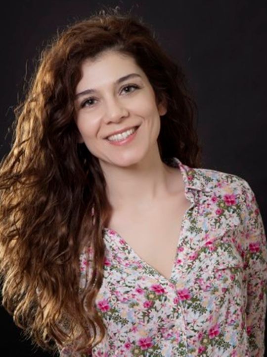 Yeliz Şatıroğlu; Türk oyuncu, oyuncu koçu