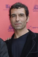 Olivier Loustau; Fransız oyuncu, senarist, senaryoya katkı