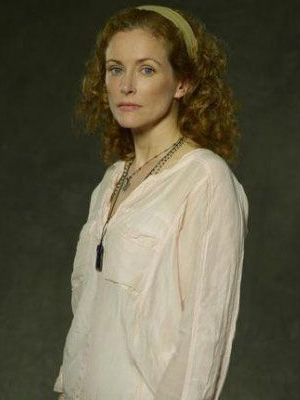 Leslie Hope; Kanadalı  oyuncu, yönetmen, uygulayıcı yapımcı