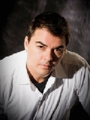 John V. Soto; Avustralyalı yönetmen, senarist