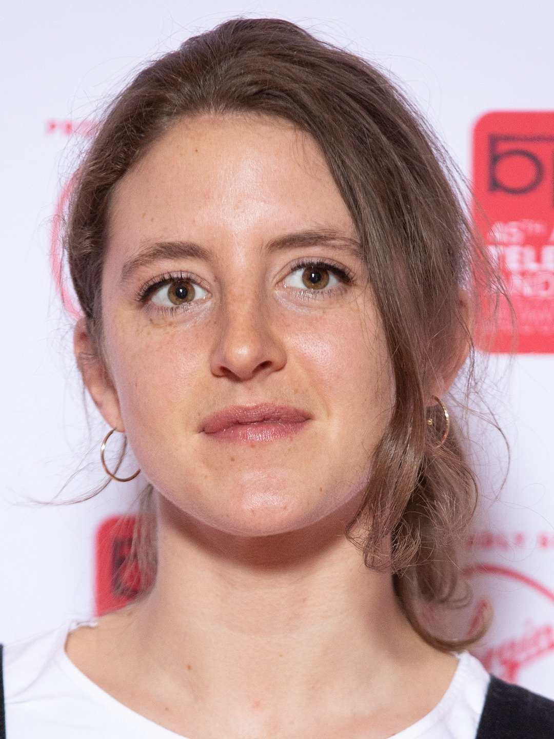 Louisa Harland; Dublin,İrlanda doğumlu İrlandadlı  oyuncu