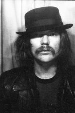 Turner Cody; Boston, Massachusetts, ABD doğumlu Turner Van Pelt Kniffin olarak da bilinen Amerikalı şarkıcı, film müziği besteci