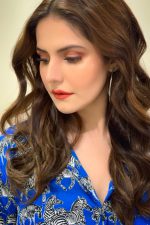 Zarine Khan; Mumbai, Maharaştra, Hindistan doğumlu Zarine Khan olarak da bilinen Hint oyuncu
