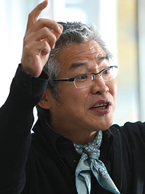 Im Sang-soo; Seul, Güney Kore doğumlu Güney Koreli senarist, yönetmen, oyuncu