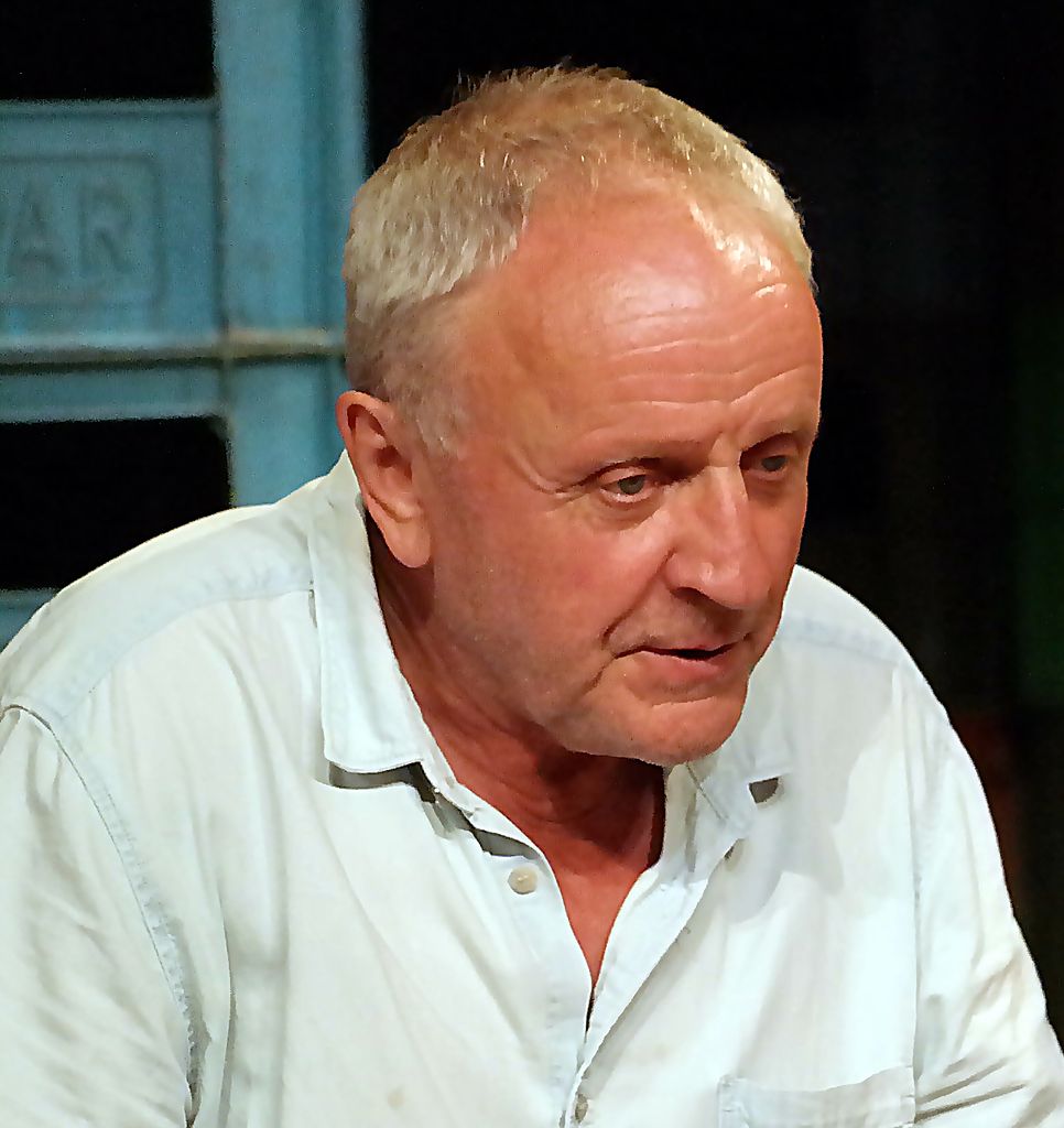 Andor Lukats; Kaposvár, Macaristan doğumlu Macar oyuncu