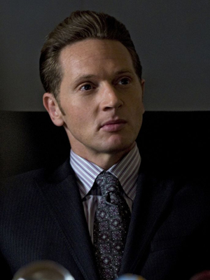 Matt Ross; Matthew Brandon Ross, Matthew Ross olarak da bilinen Amerikalı oyuncu, yönetmen, diyalog yazarı