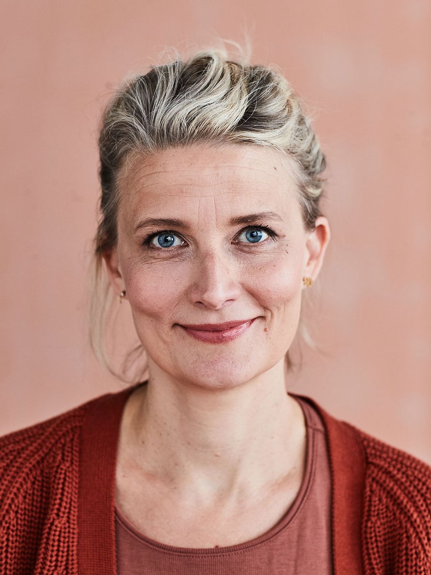 Vera Kiiskinen; Helsinki,Finlandiya doğumlu Veera Kiiskinen olarak da bilinen Fin  oyuncu