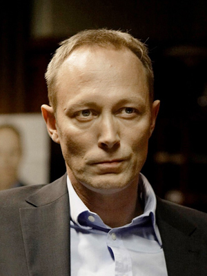 Lars Mikkelsen; Gladsaxe,Danimarka doğumlu Danimarkalı  oyuncu