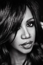 Shaznay Lewis; Islington,Londra,İngiltere doğumlu İngilizşarkıcı, söz yazarıoyuncu