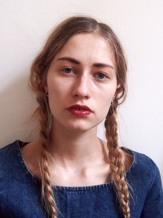 Ellen Olaison; İsviçreli oyuncu