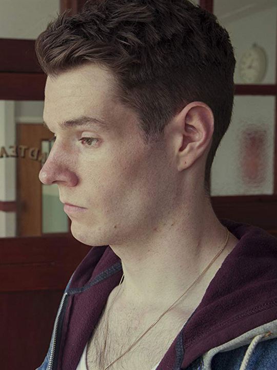 Connor Swindells; Lewes,Sussex,İngiltere doğumlu İngiliz  oyuncu