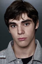 RJ Mitte; Roy Frank Mitte III olarak da bilinen Amerikalı oyuncu