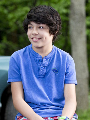 Lucius Hoyos; Amerikalı oyuncu