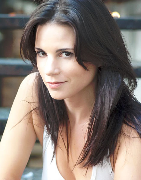 Leah Cairns; Kanadalı  oyuncu