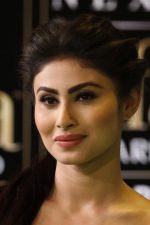 Mouni Roy; Cooch Behar, Batı Bengal, Hindistan doğumlu Hint oyuncu
