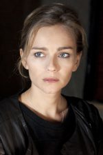 Claire Borotra; Fransız oyuncu, senarist, yapımcı