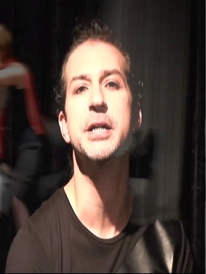 Özgür Özdural; Ankara doğumlu Türk oyuncu ve seslendirme sanatçısı