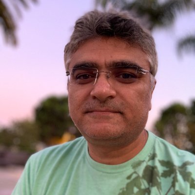 Nayan Padrai; Mumbai, Maharaştra, Hindistan doğumlu Hint senarist