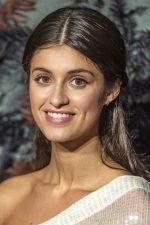 Anya Chalotra; Lower Penn,Staffordshire,İngiltere doğumlu İngiliz  oyuncu