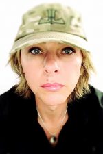 Michael J. Bassett; Shropshire,İngiltere doğumlu Michael Bassett, M. J. Bassett olarak da bilinen İngiliz  yönetmen