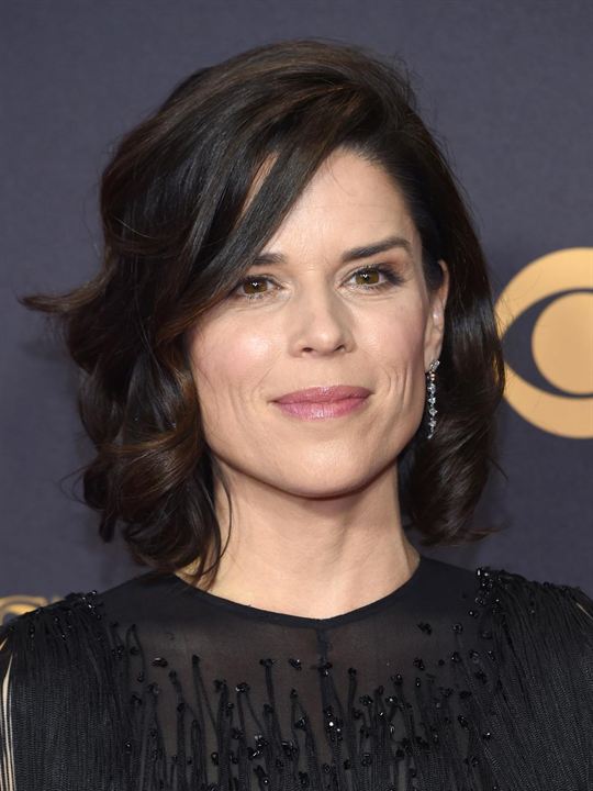 Neve Campbell; Amerikalı oyuncu, senarist, yapımcı