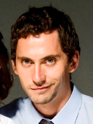 Paco León; Sevilla, Endülüs, İspanya doğumlu Francisco León Barrios olarak da bilinen İspanyol oyuncu, senarist, yönetmen