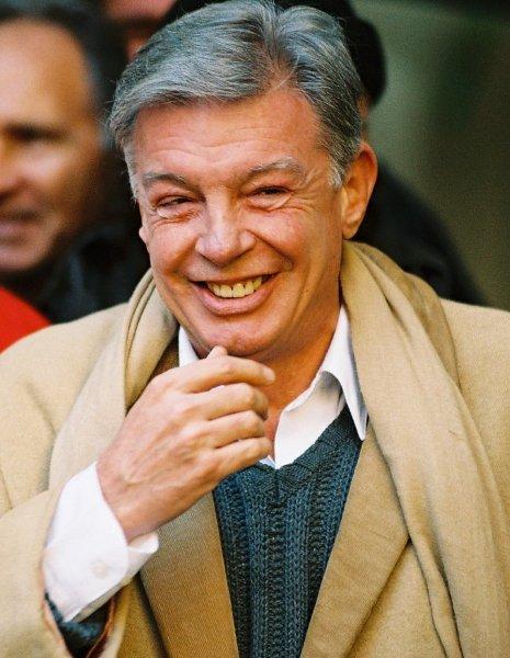 Martin Donovan; Buenos Aires, Arjantin doğumlu Carlos Enrique Valera Y Peralta-Ramos olarak da bilinen Arjantinli oyuncu, senarist