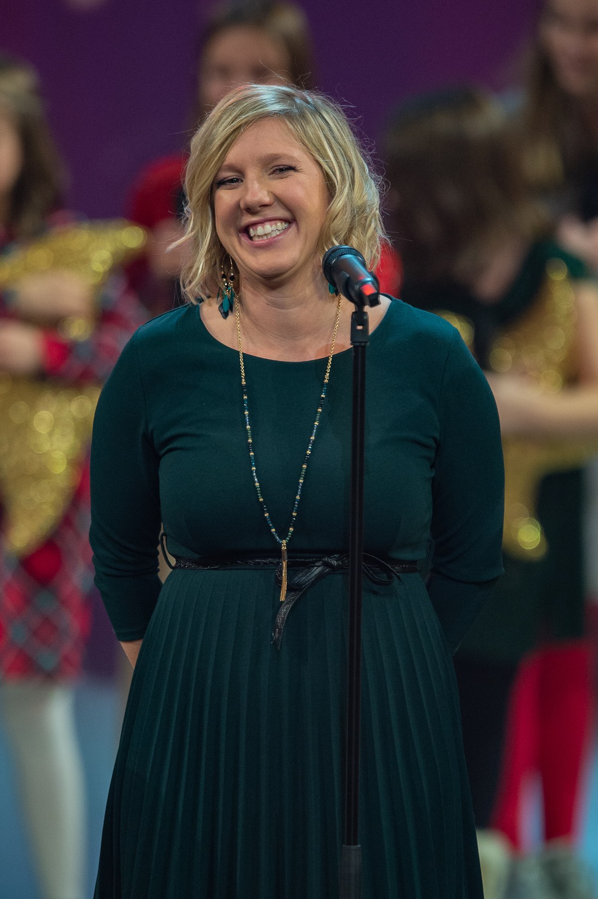 Claudia Koreck; Traunstein, Bavyera, Almanya doğumlu Alman şarkıcı, söz yazarı