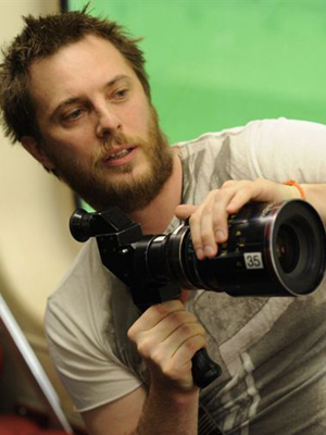 Duncan Jones; Bromley,Londra,İngiltere doğumlu Duncan Zowie Haywood Jones,Zowie Bowie,Joey Bowie olarak da bilinen İngiliz  yönetmen, senarist