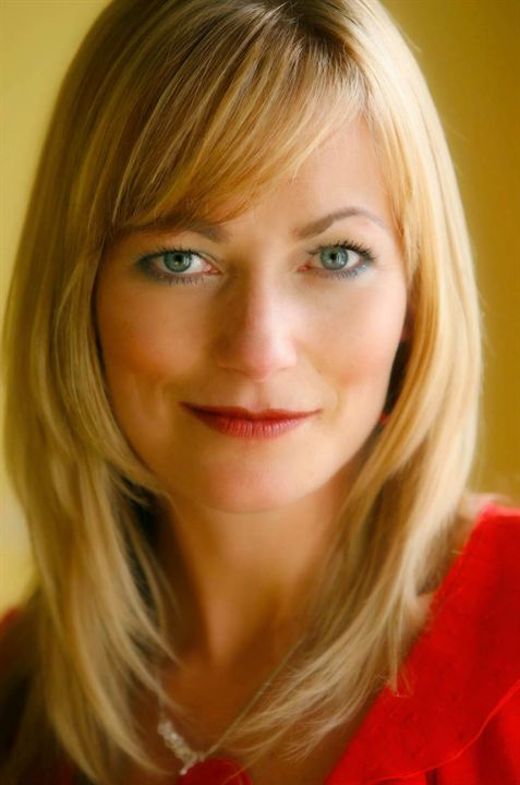 Terri Dwyer; Syston,Leicestershire,İngiltere doğumlu İngiliz  oyuncu