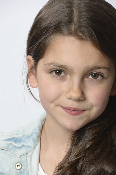 Emily Carey; Barnet,Londra,İngiltere doğumlu İngiliz  oyuncu